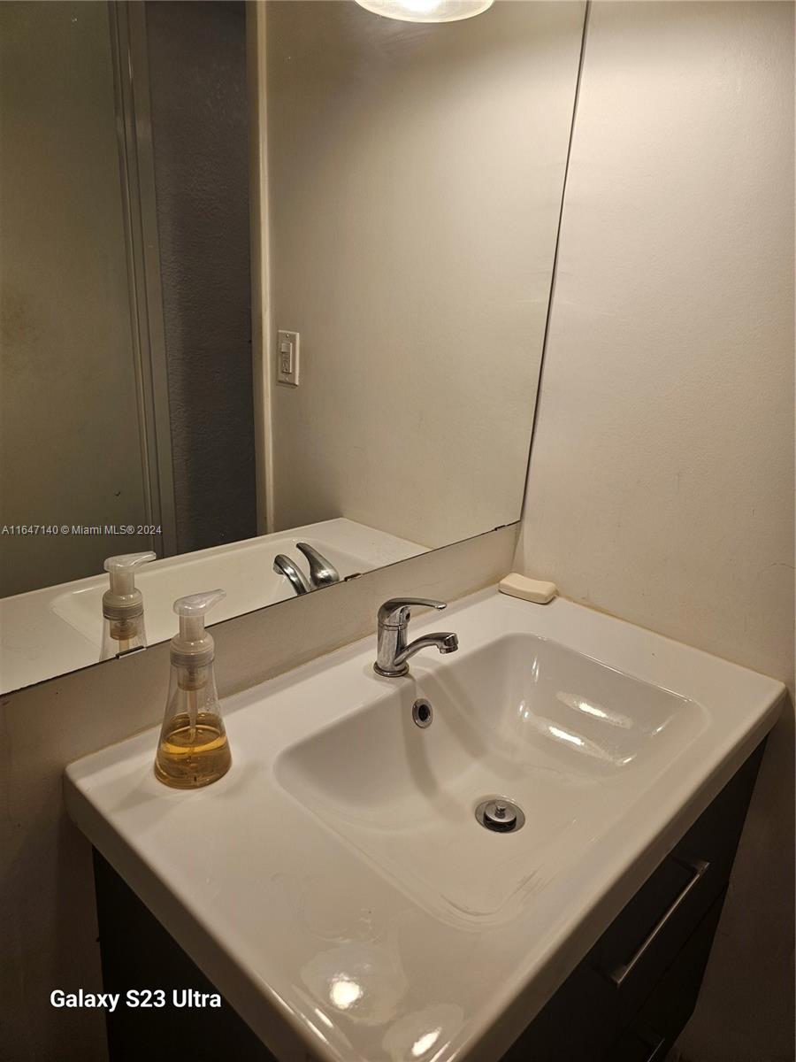 FIFITH MOORINGS CONDO - Residential