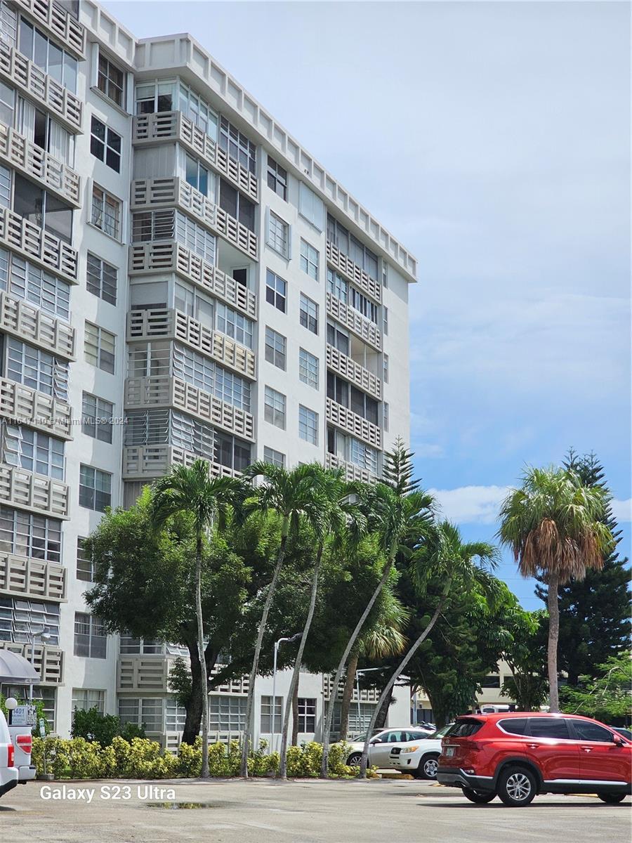 FIFITH MOORINGS CONDO - Residential
