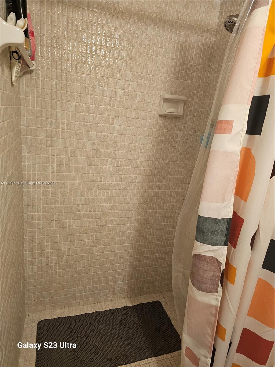 FIFITH MOORINGS CONDO - Residential