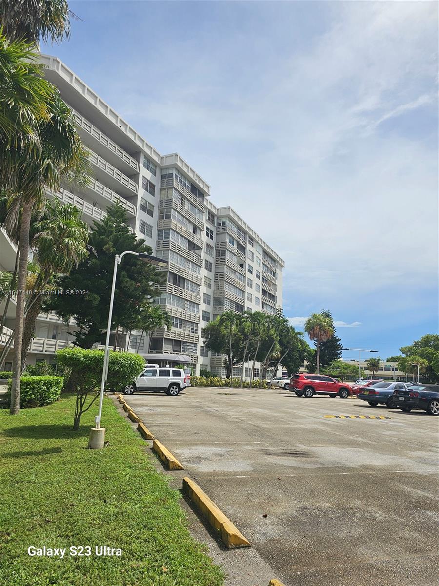 FIFITH MOORINGS CONDO - Residential