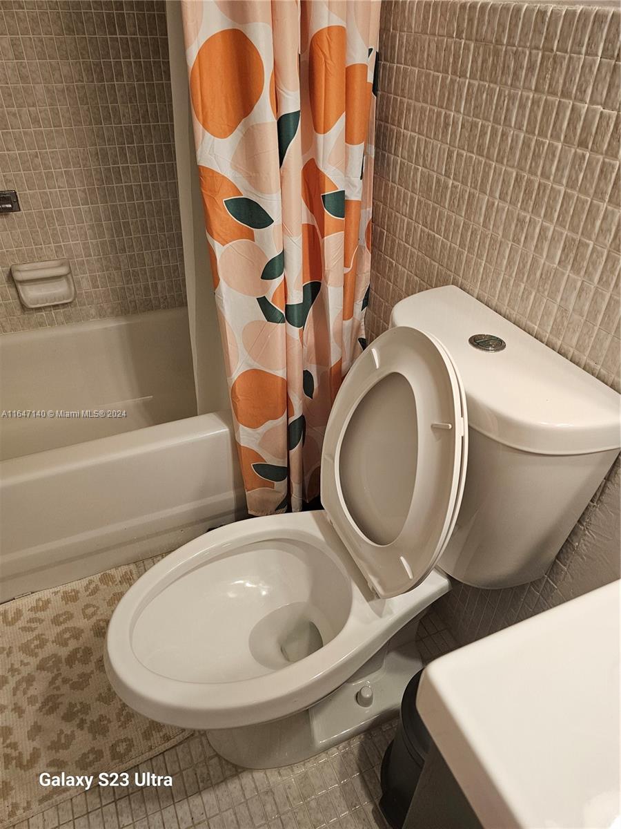 FIFITH MOORINGS CONDO - Residential