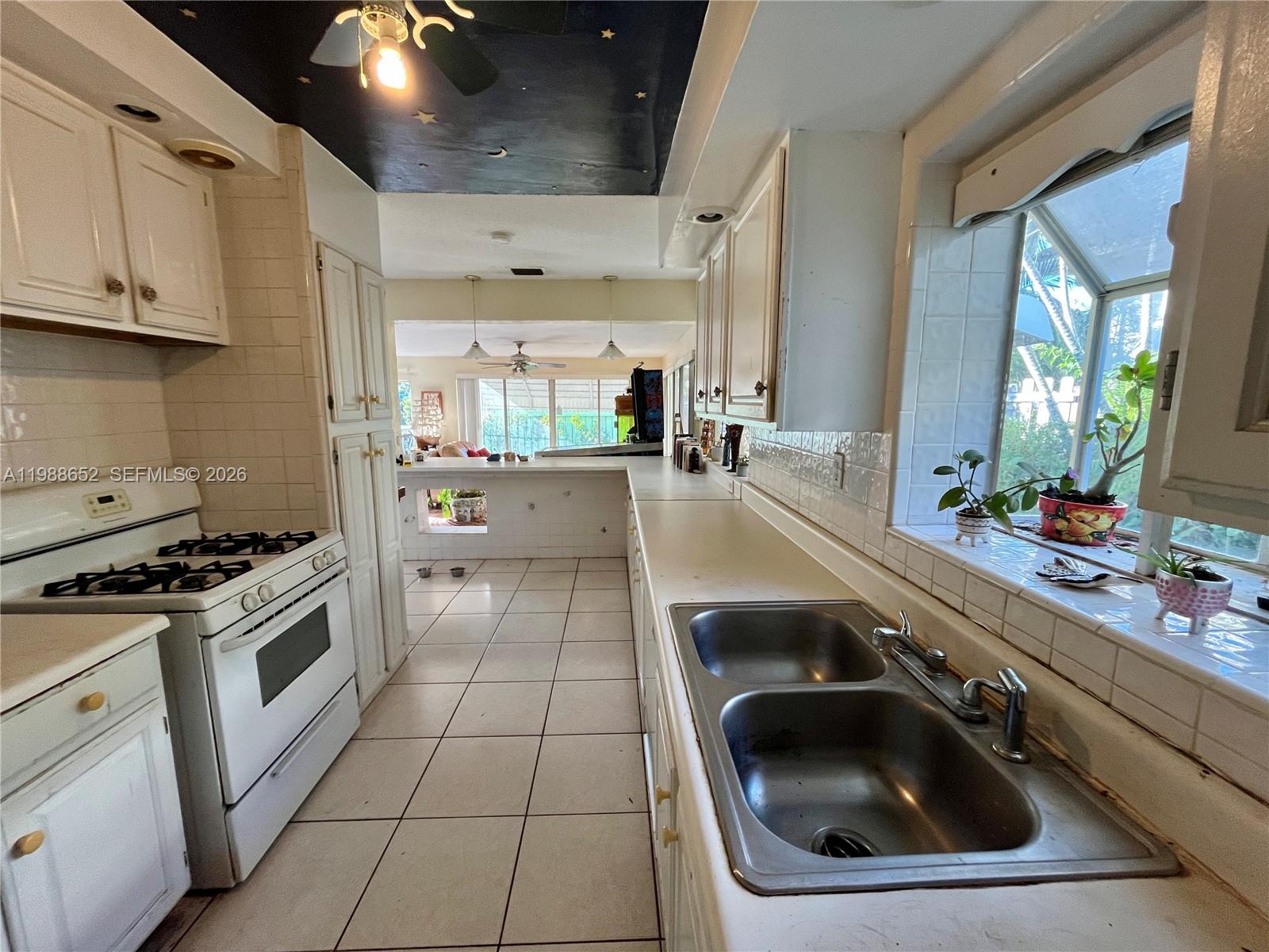 SOUTH NEW RIVER ISLES SEC - Residential