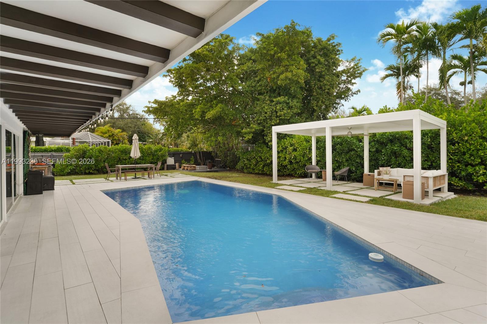 HALLMARK HGTS ESTS 7TH AD - Residential