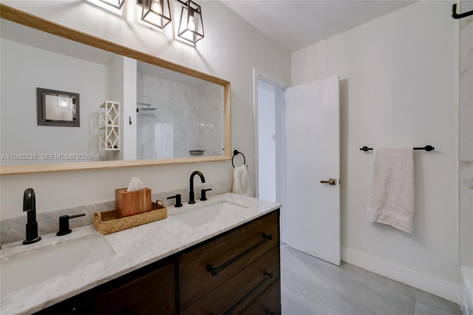 HALLMARK HGTS ESTS 7TH AD - Residential