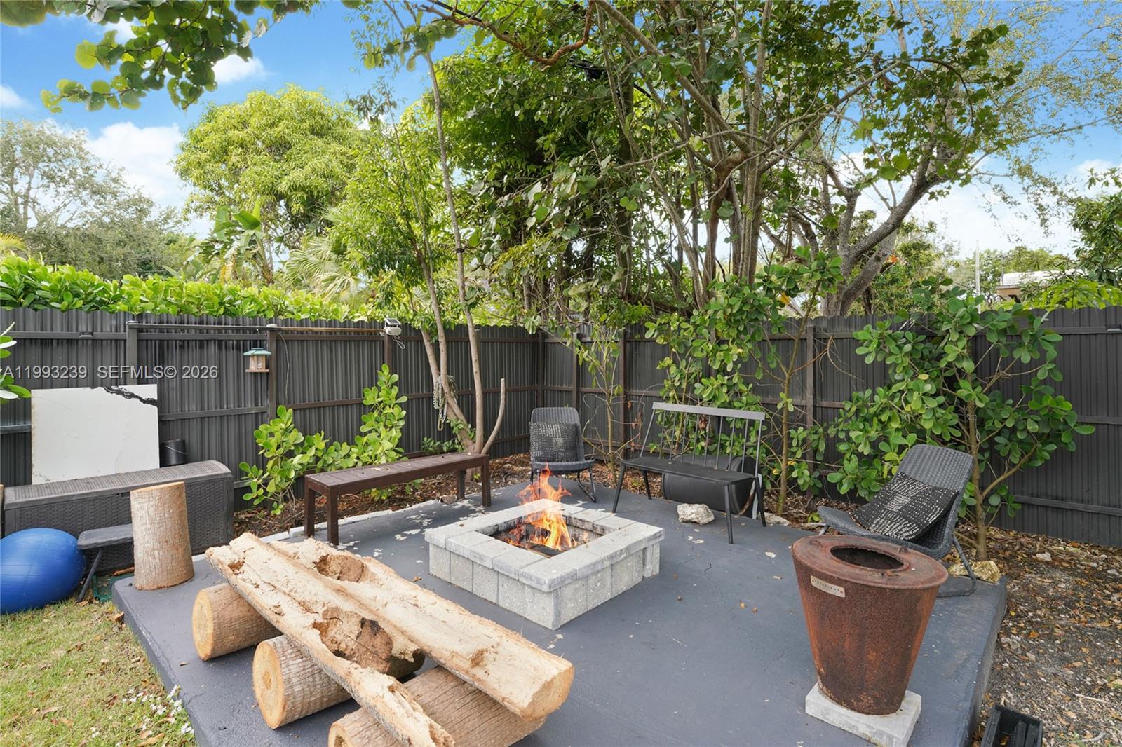 HALLMARK HGTS ESTS 7TH AD - Residential