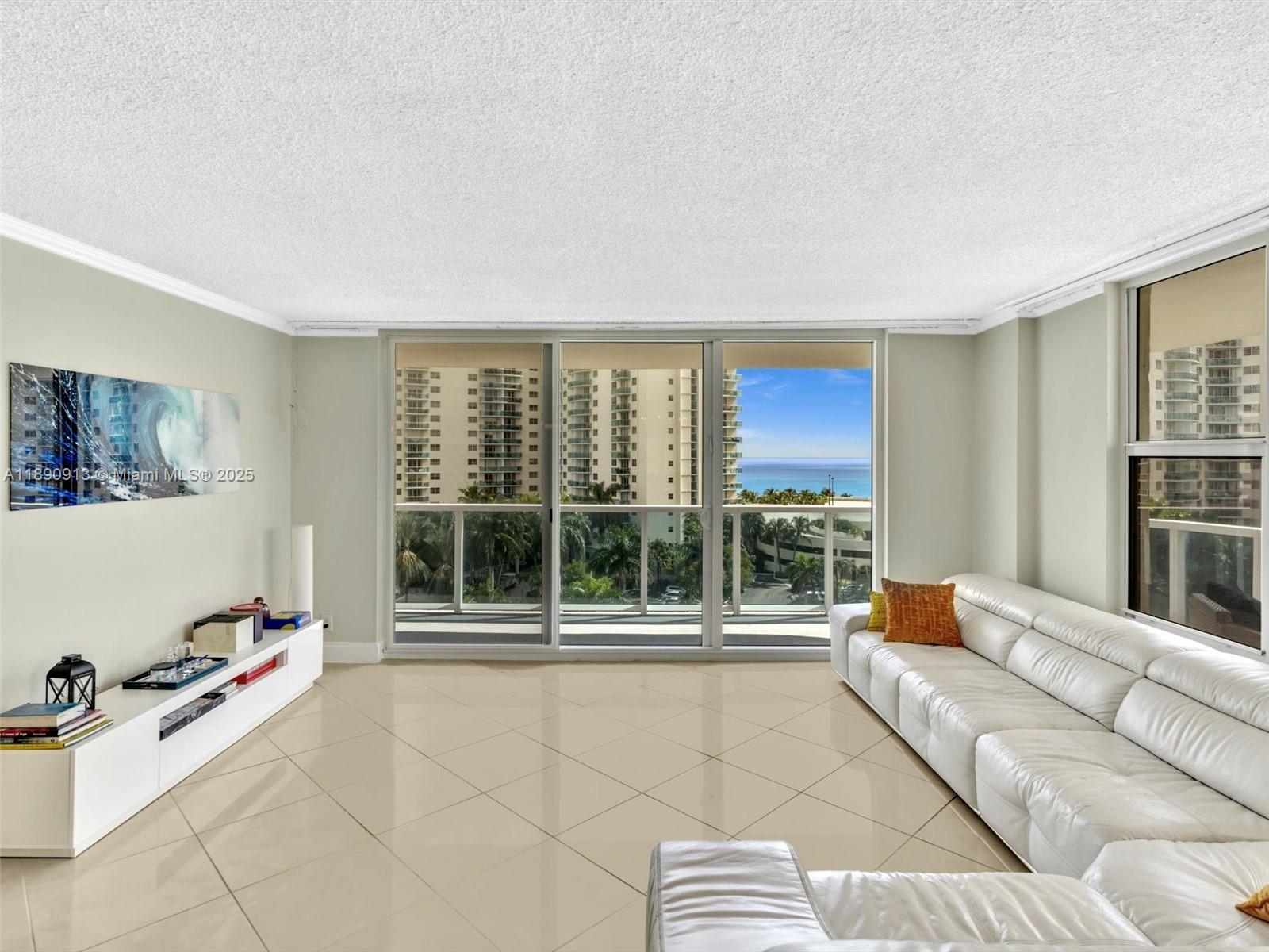 HALLMARK OF HOLLYWOOD CON - Residential Lease