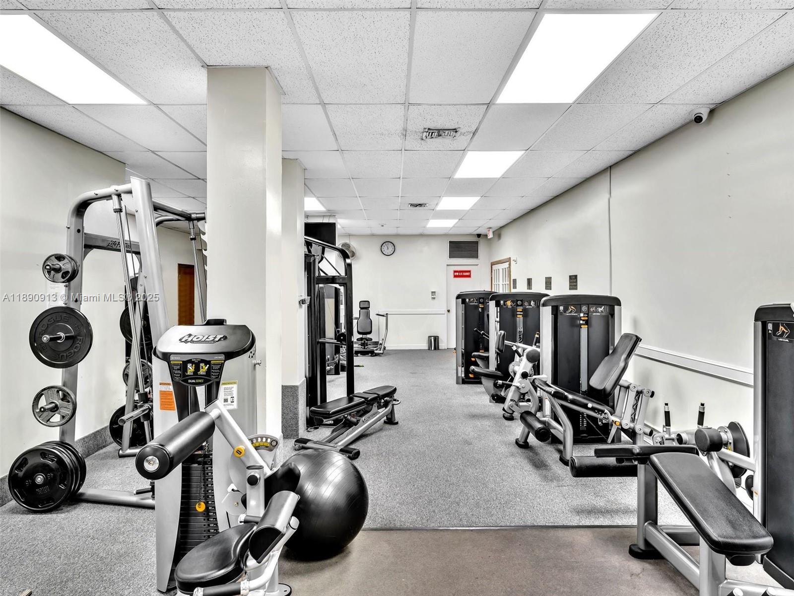 HALLMARK OF HOLLYWOOD CON - Residential Lease