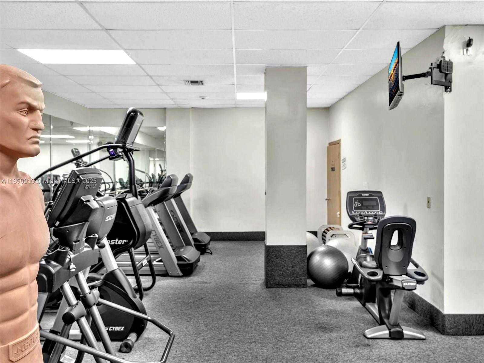 HALLMARK OF HOLLYWOOD CON - Residential Lease