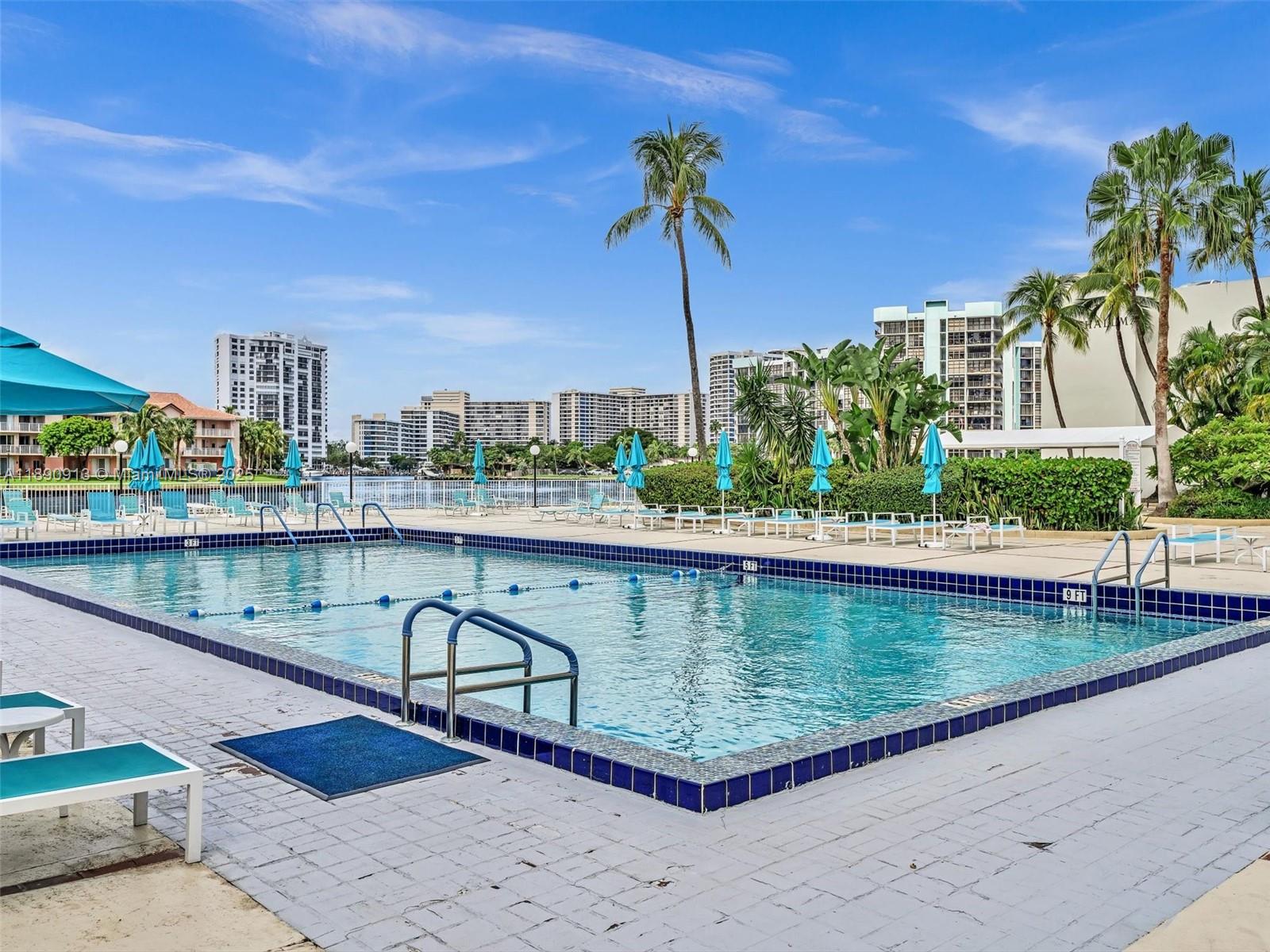 HALLMARK OF HOLLYWOOD CON - Residential Lease
