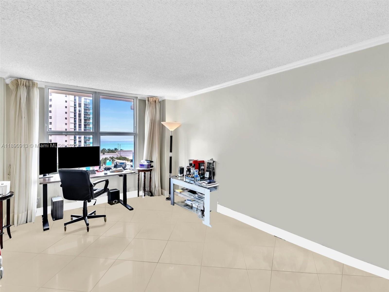 HALLMARK OF HOLLYWOOD CON - Residential Lease