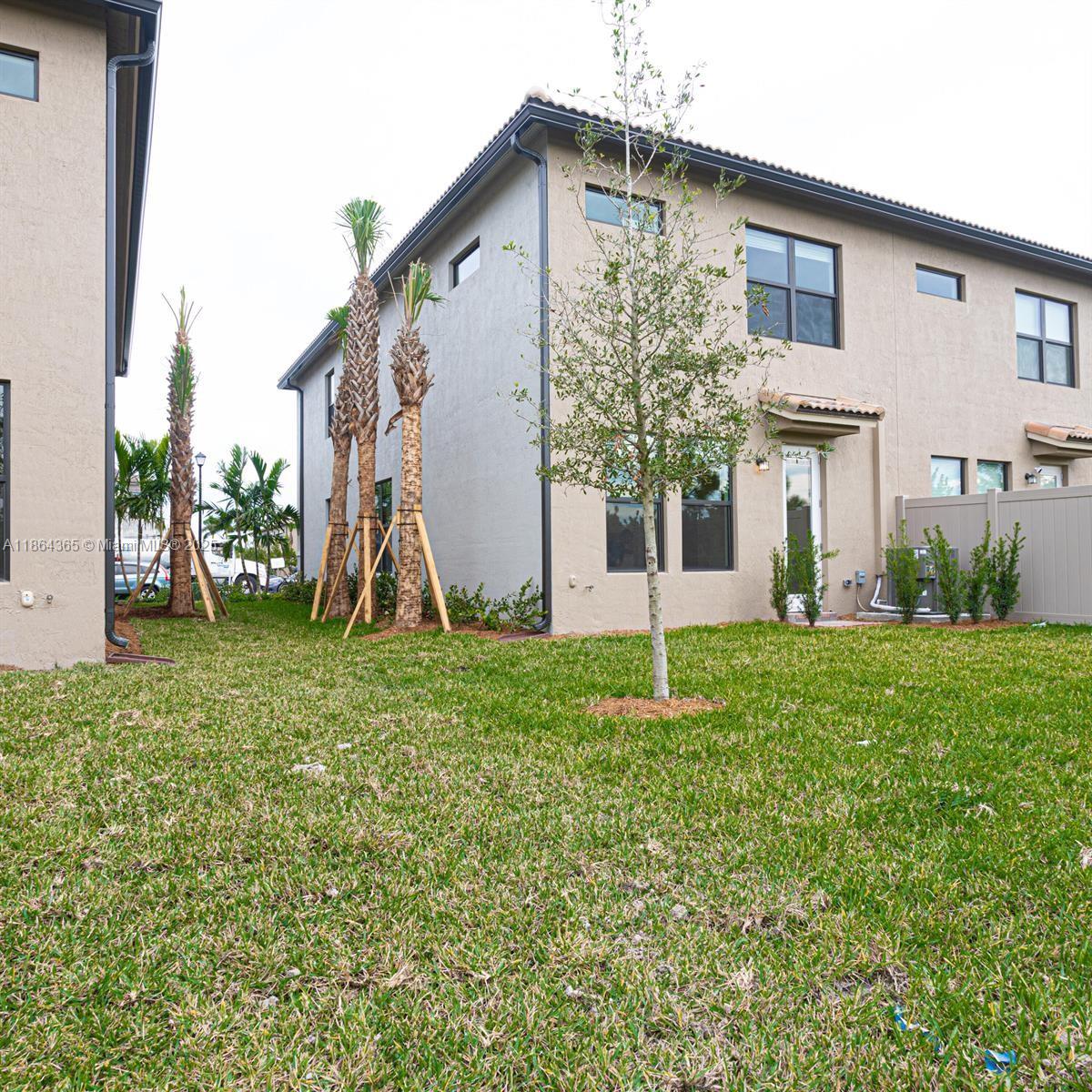 FIELDS AT GULFSTREAM POLO - Residential Lease