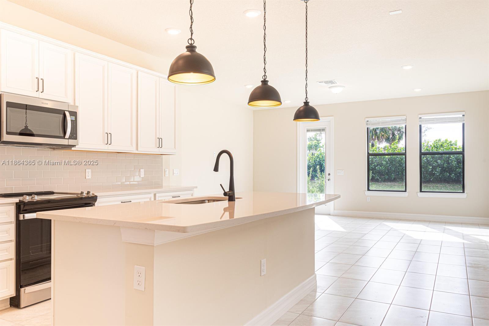 FIELDS AT GULFSTREAM POLO - Residential Lease