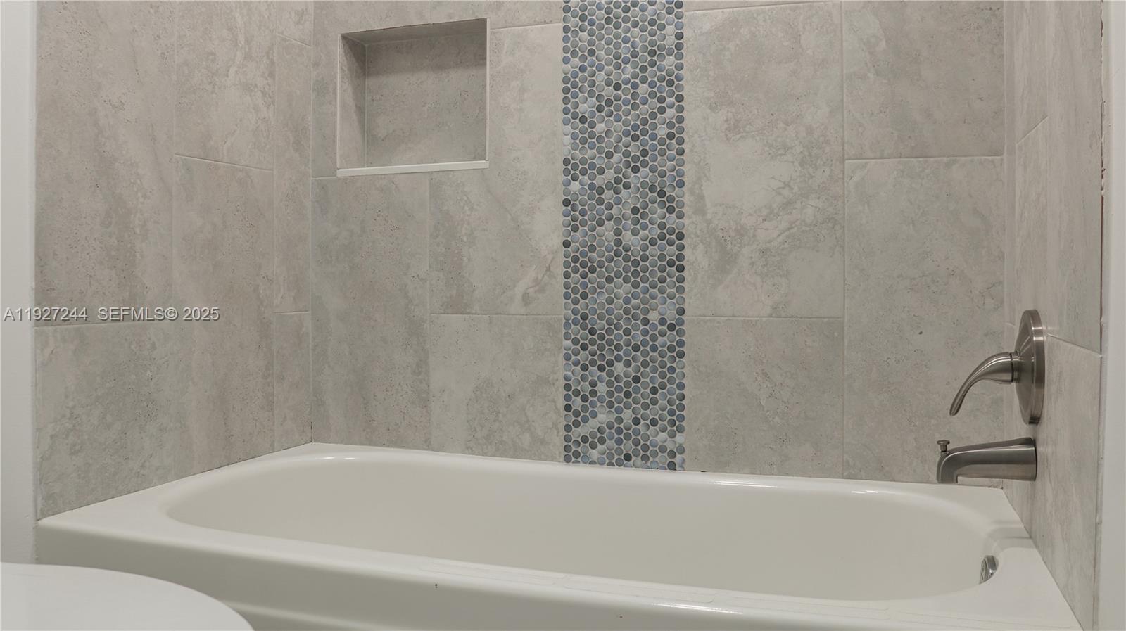 EVERGREEN THREE OF PINE I - Residential Lease