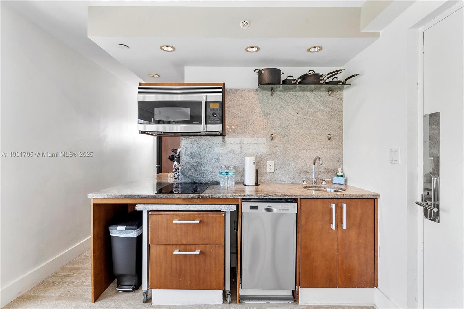 THE STRAND ON OCEAN DRIVE - Residential