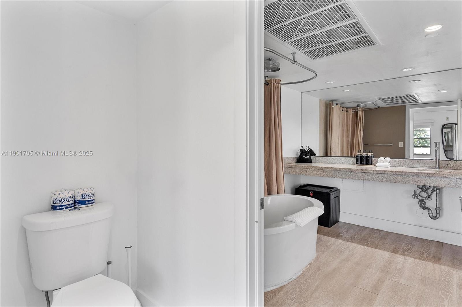 THE STRAND ON OCEAN DRIVE - Residential