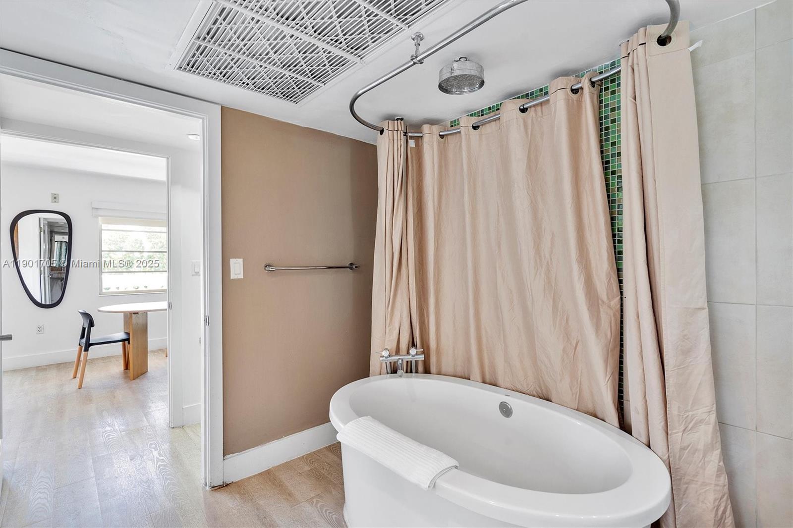 THE STRAND ON OCEAN DRIVE - Residential