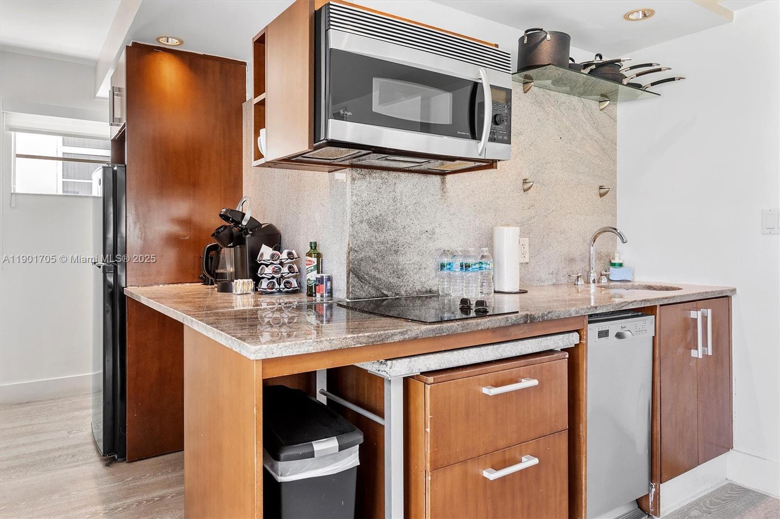 THE STRAND ON OCEAN DRIVE - Residential