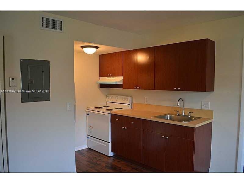 HIDDEN FOREST CONDO - Residential Lease