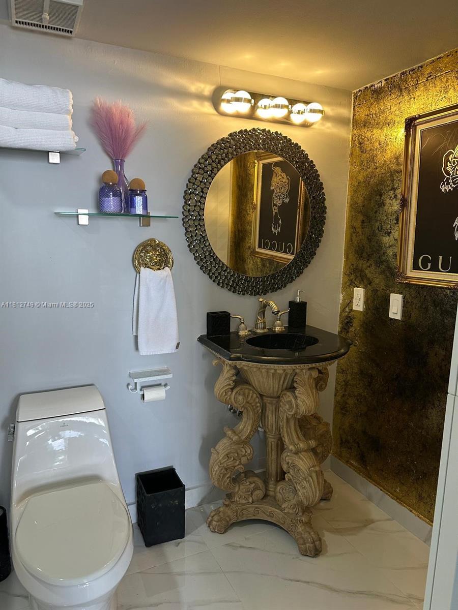 THE GRANDVIEW PALACE COND - Residential