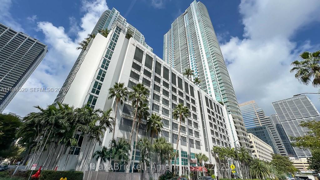 THE PLAZA 851 BRICKELL - Residential Lease