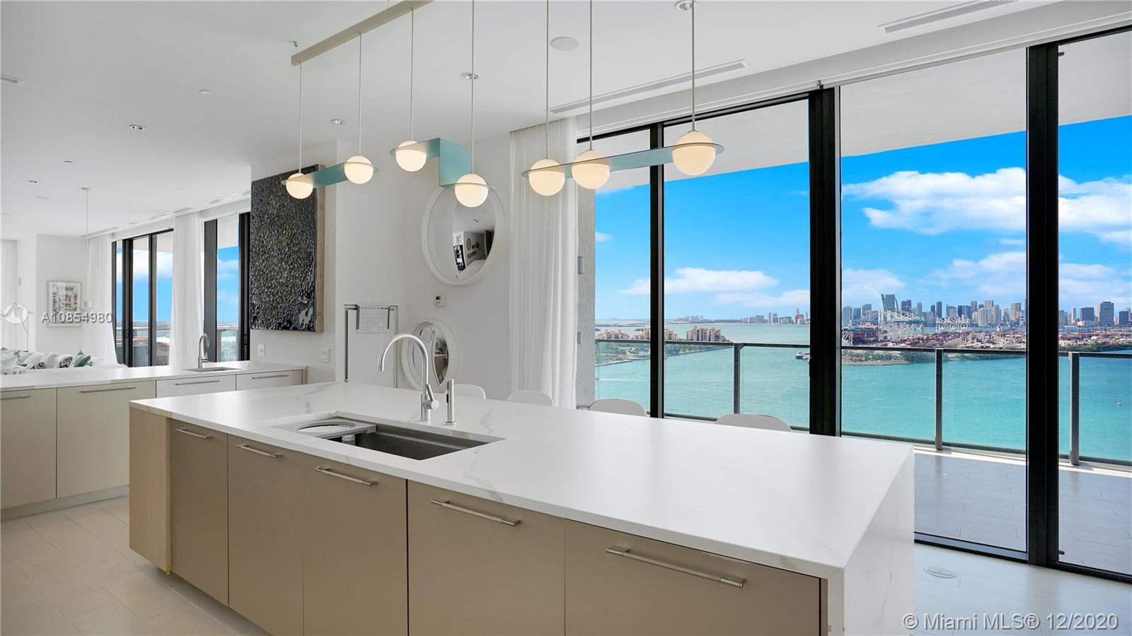 APOGEE CONDO - Residential