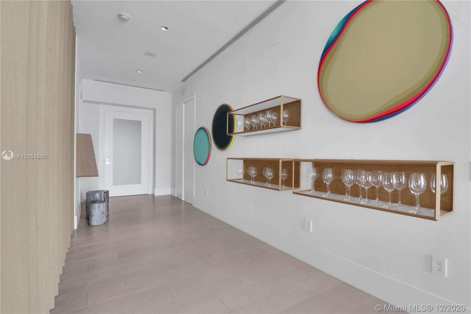 APOGEE CONDO - Residential