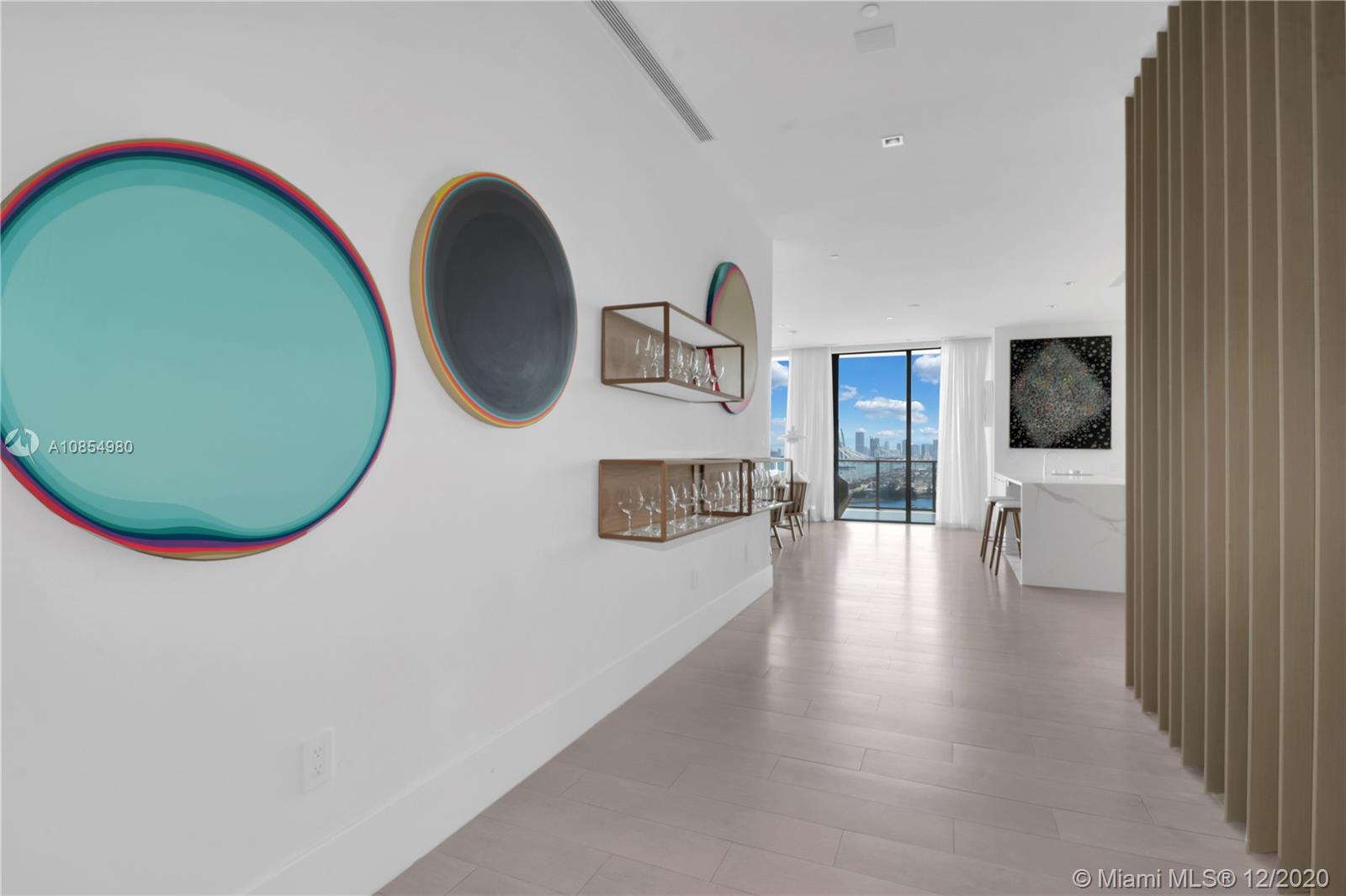 APOGEE CONDO - Residential