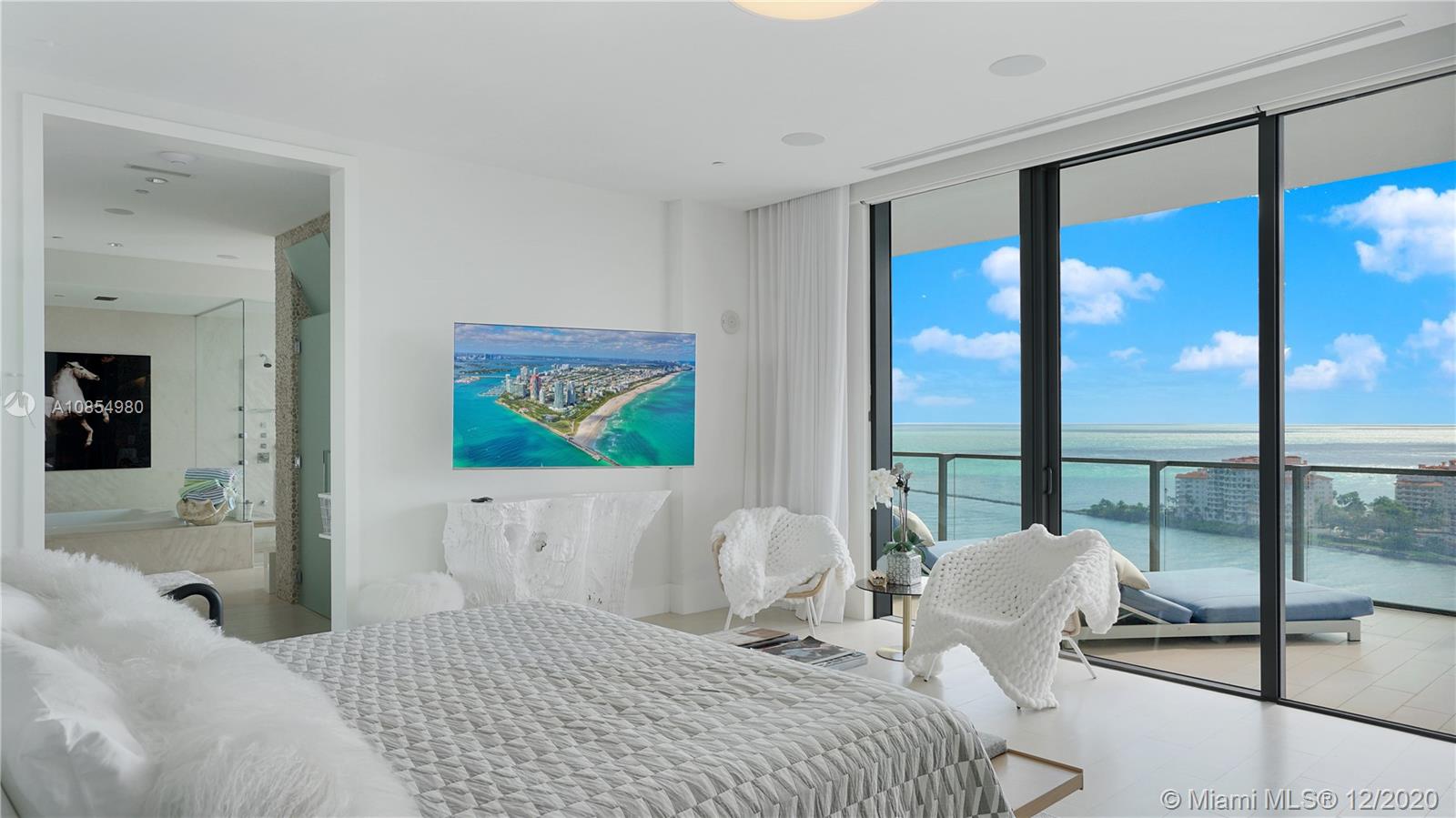 APOGEE CONDO - Residential