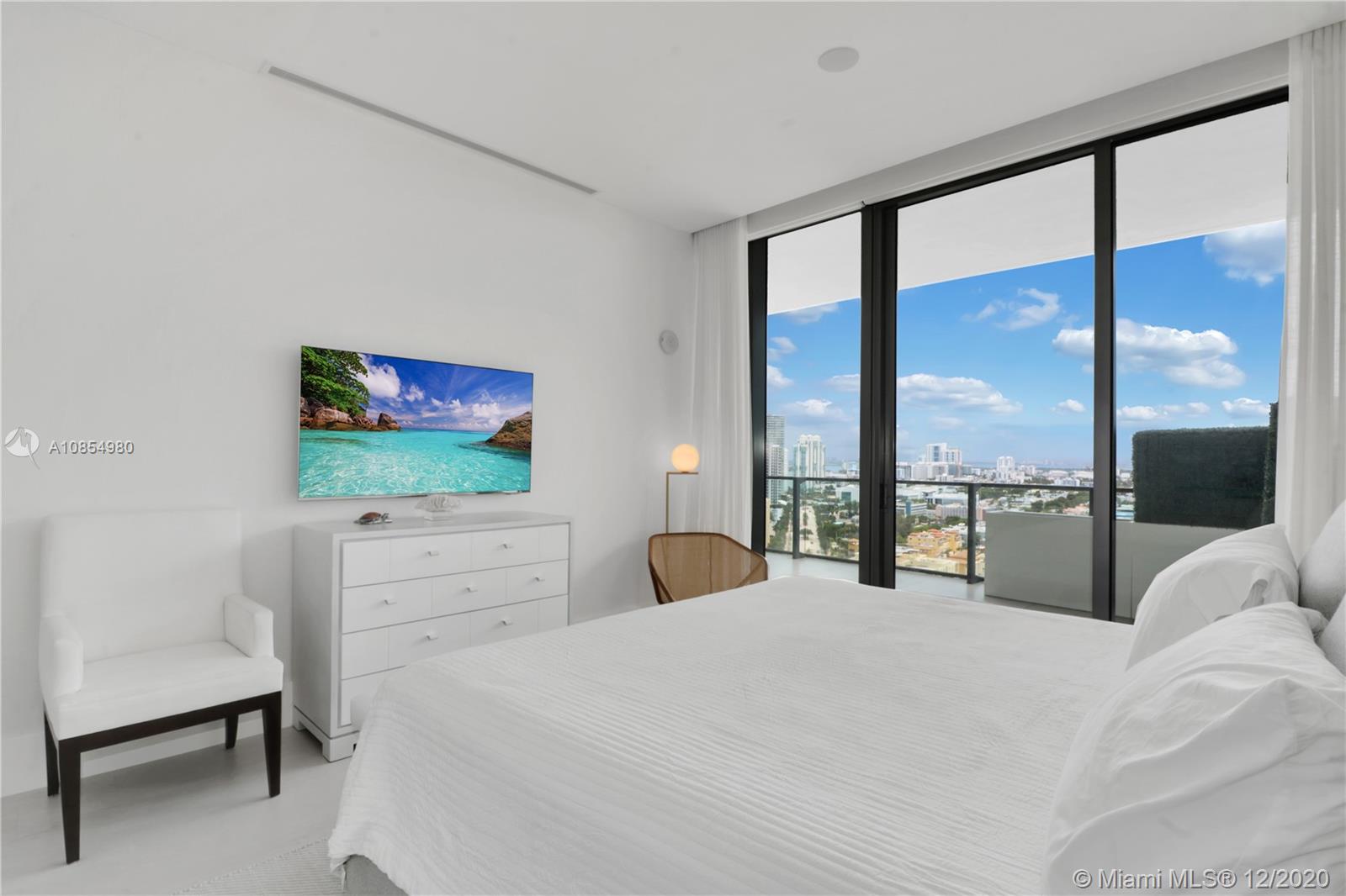 APOGEE CONDO - Residential