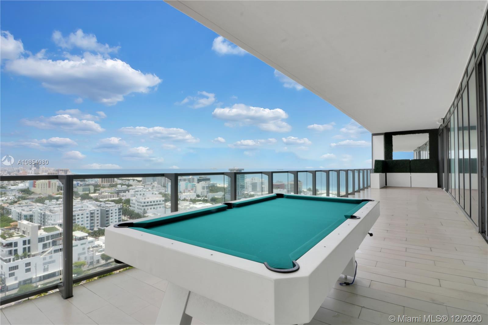 APOGEE CONDO - Residential