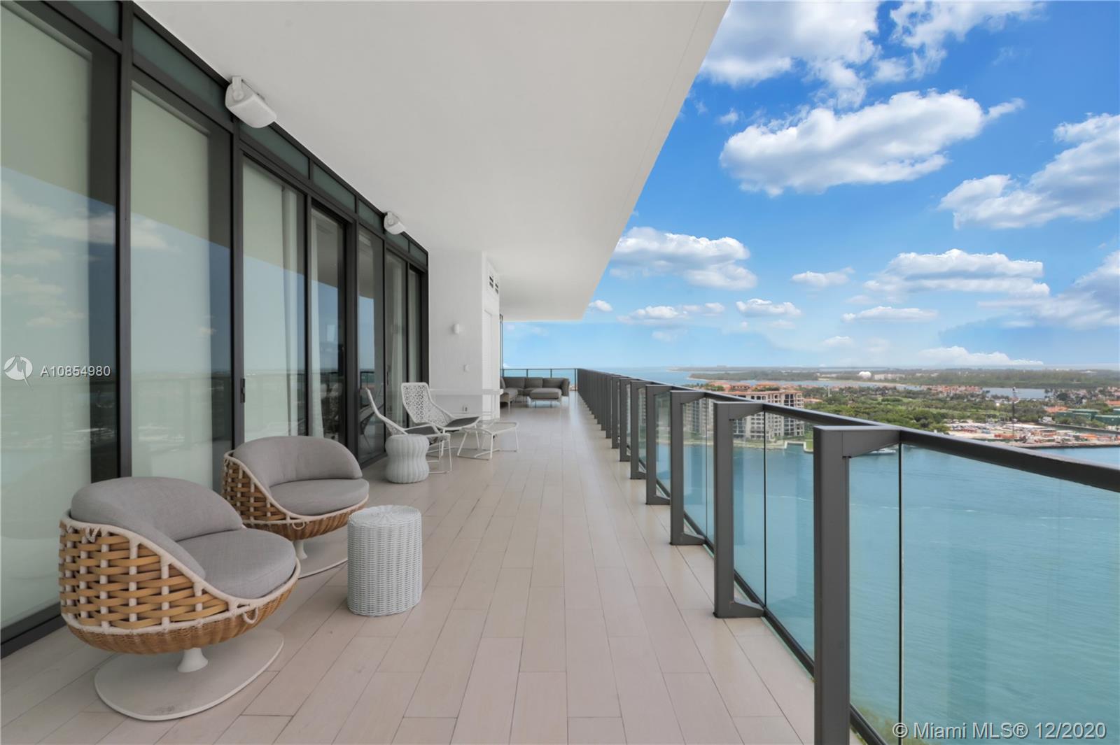 APOGEE CONDO - Residential