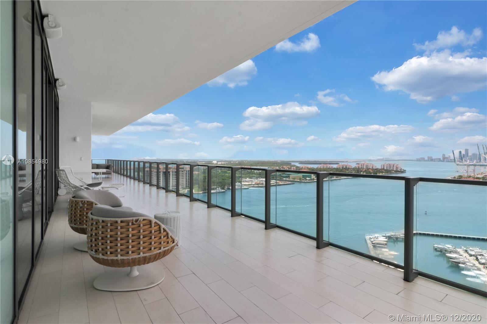 APOGEE CONDO - Residential