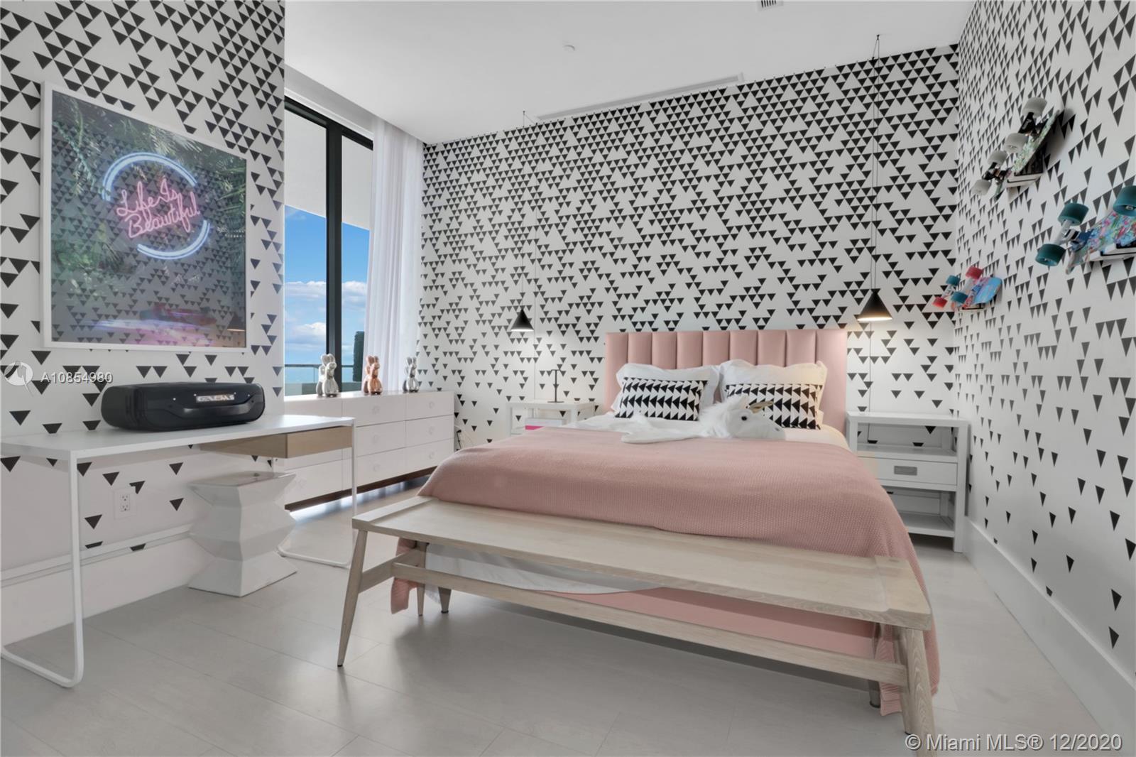 APOGEE CONDO - Residential