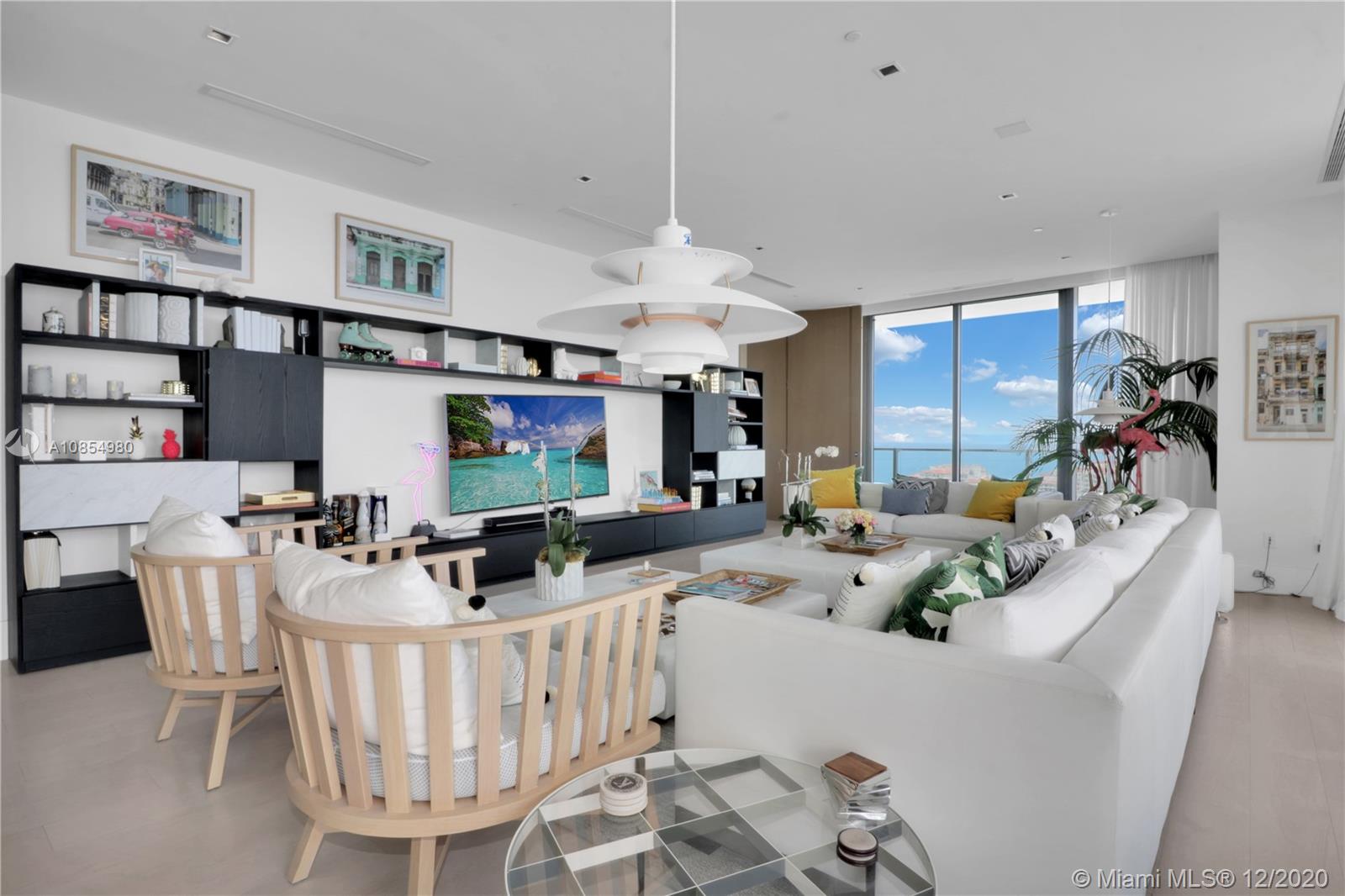 APOGEE CONDO - Residential