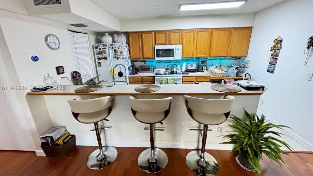 NOB HILL LANDINGS CONDOMI - Residential