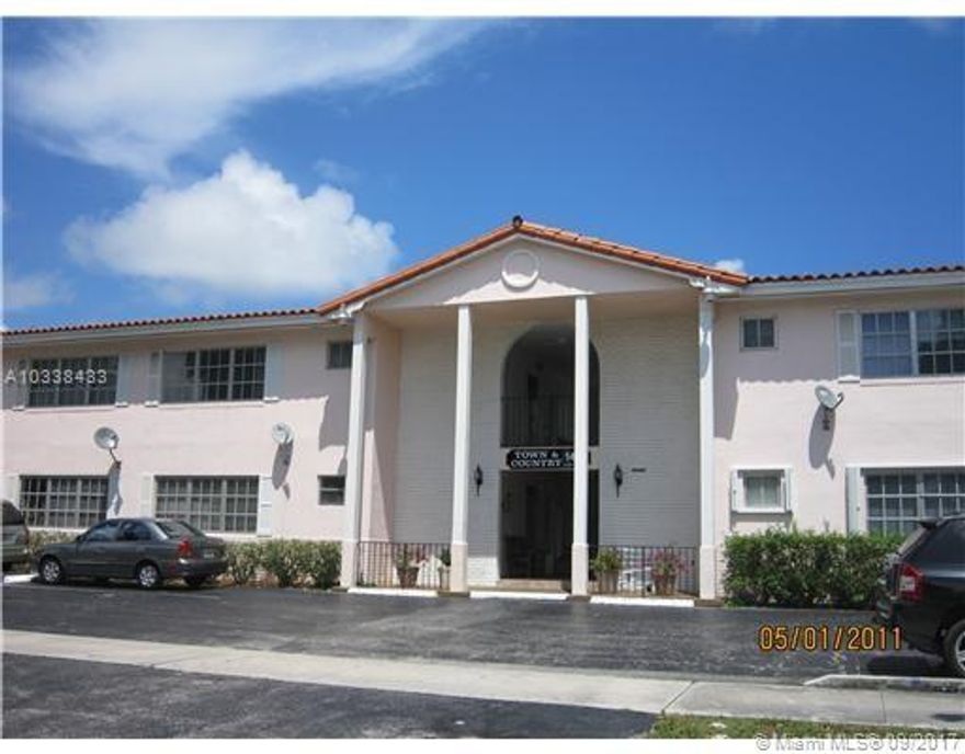 BEAUTIFUL INVESTORS DREAM, 1/1 LOCATED ON THE DIPLOMAT GOLF COURSE. CAN BE RENTED ASAP.  2 STORY BLDG WITH ONLY 38 UNITS.. SHORT BIKE RIDE TO THE HOLLYWOOD BROAD-WALK & BEACH. CENTRALLY LOCATED WITHIN STEPS FROM SHOPPING, RESTAURANTS AND GULF STREAM. POOL AND BBQ AREA. LAUNDRY FACILITY ON EACH FLOOR. A/C IS 1 YR AND COOLED BY A WATER TOWER (SAVINGS).  ASS0C. WILL BE PAINTING EXTERIOR OF BLDG.   NO ASSESSMENTS