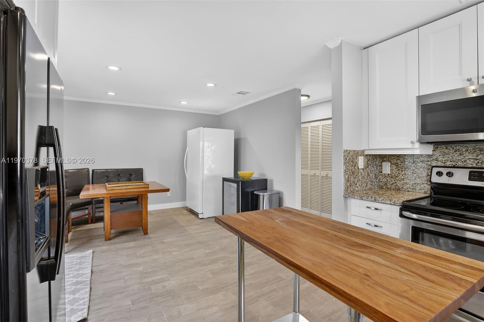 HAWKES BLUFF - Residential