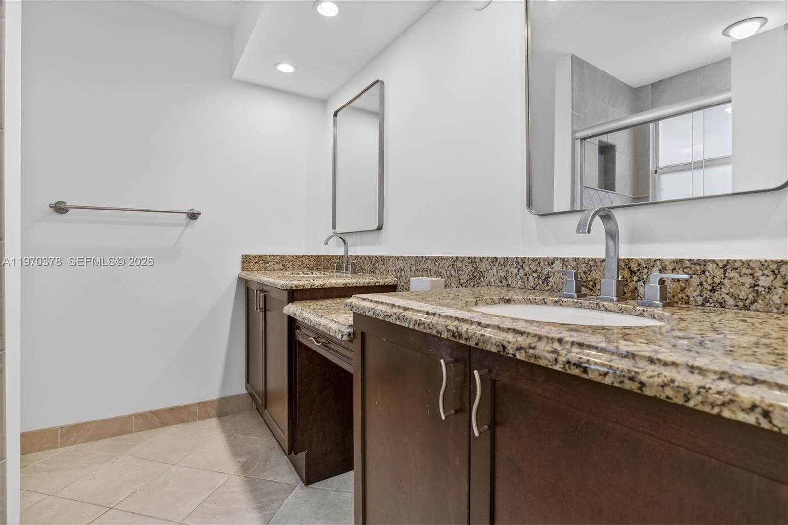 HAWKES BLUFF - Residential