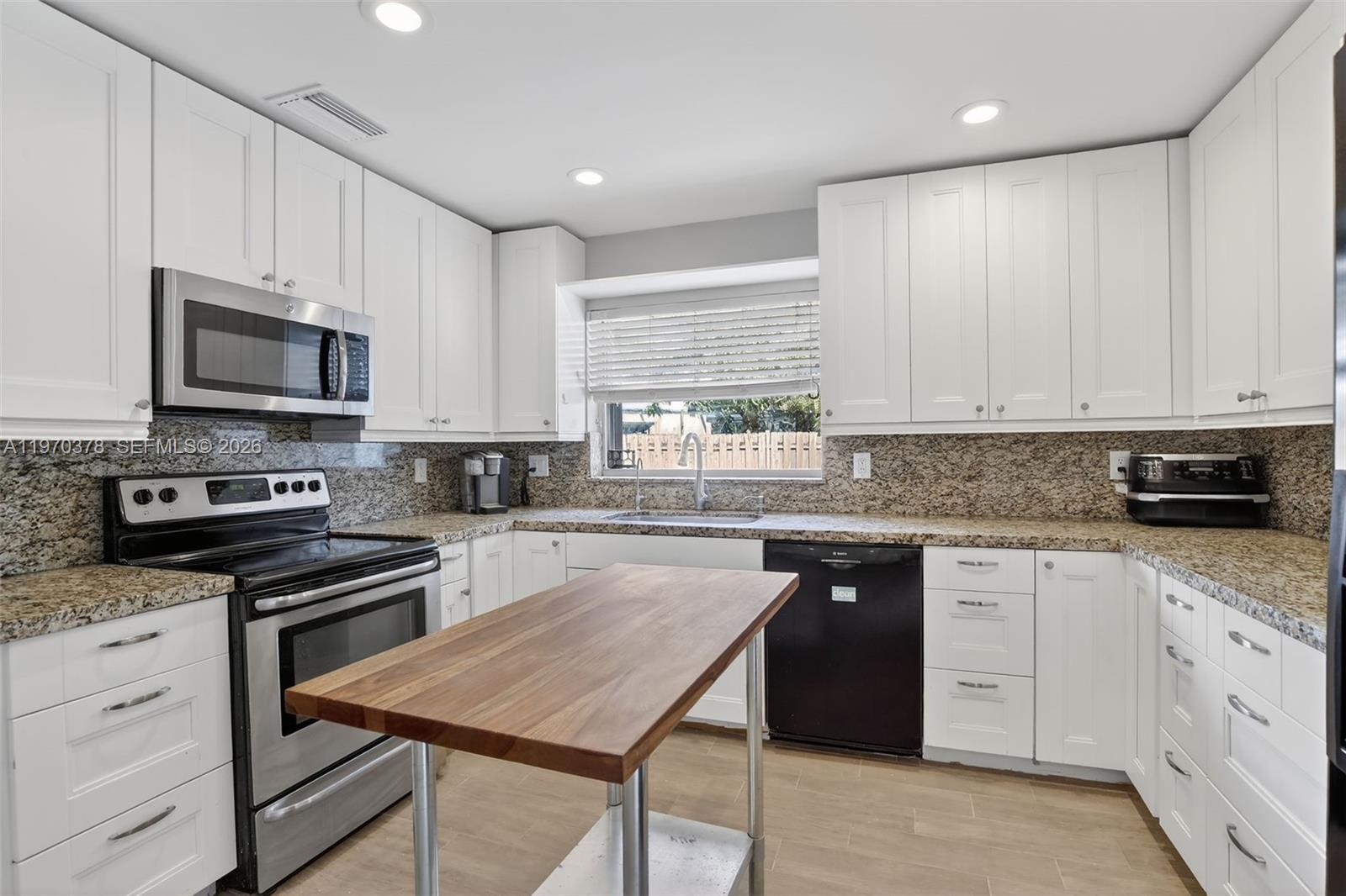 HAWKES BLUFF - Residential