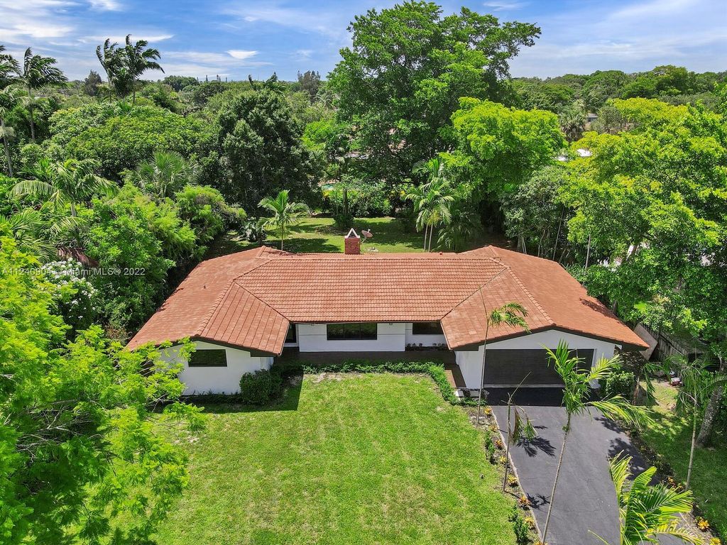 Photo of 4190 SW 4th St, Plantation, FL 33317 (MLS # A11240904)