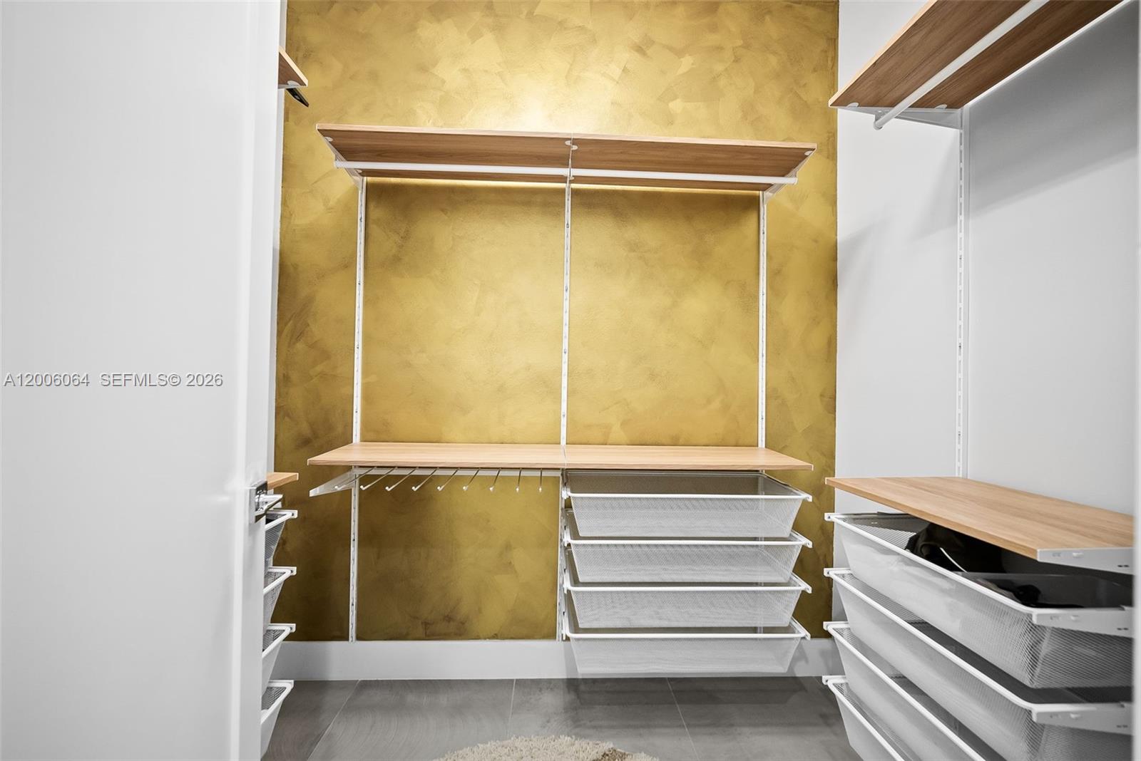 CANARIAS EAST - Residential