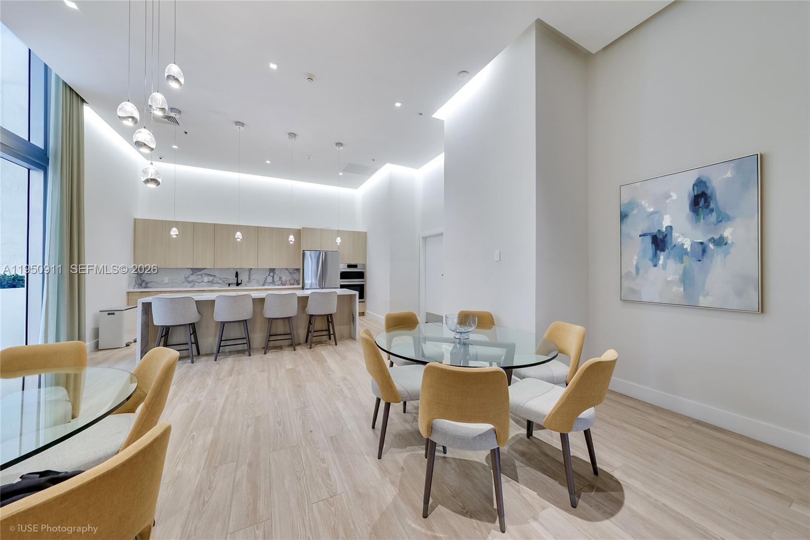 IVY CONDO - Residential