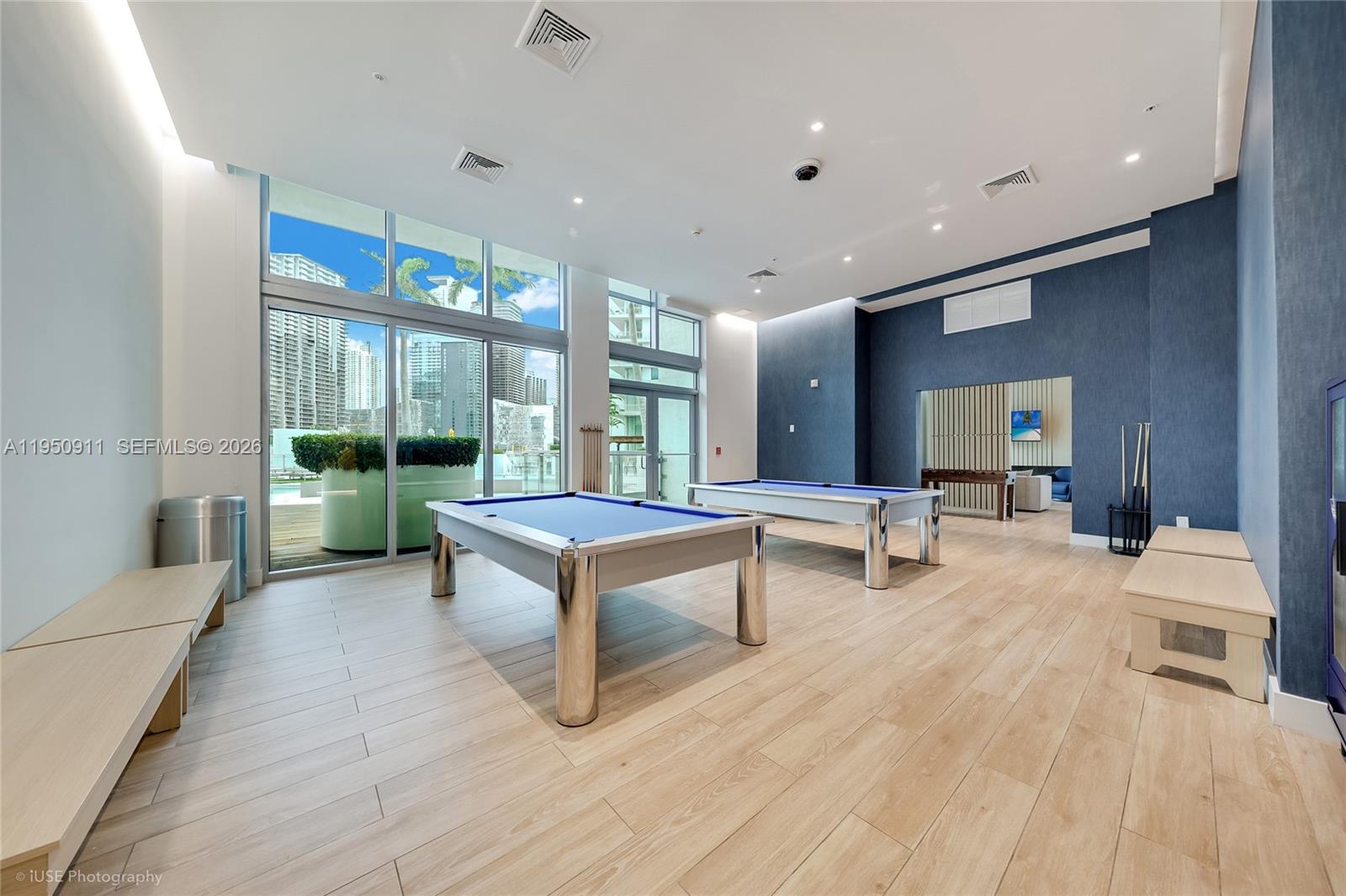 IVY CONDO - Residential