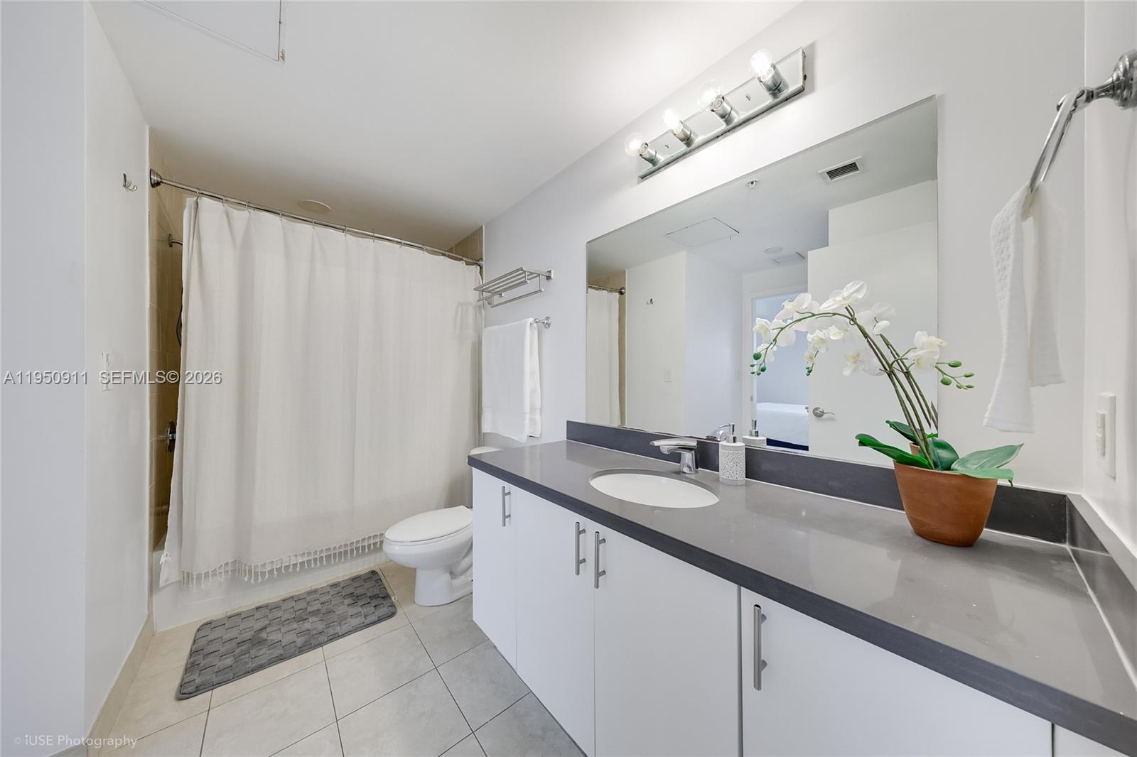 IVY CONDO - Residential