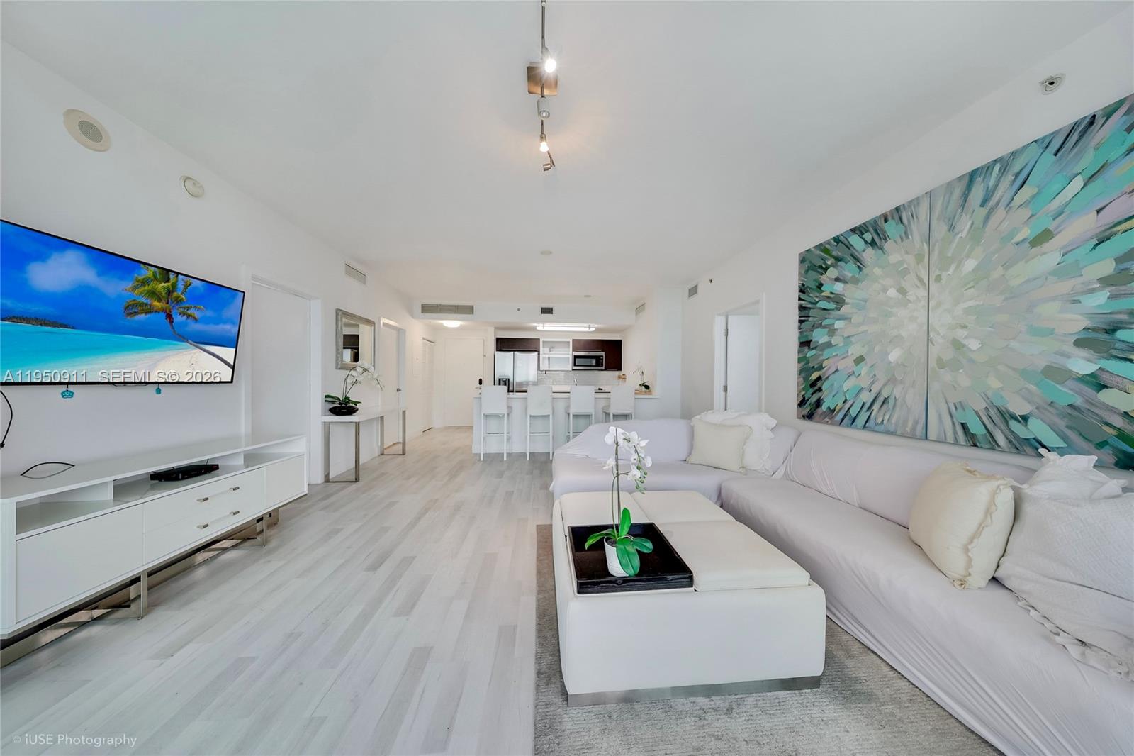 IVY CONDO - Residential