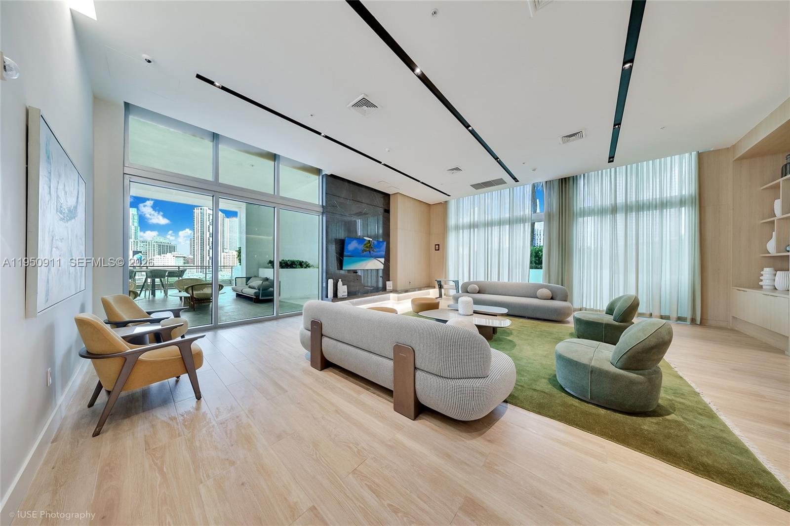 IVY CONDO - Residential