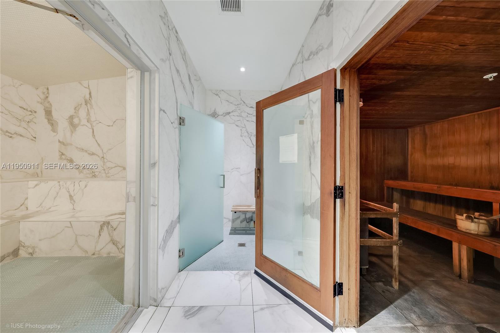 IVY CONDO - Residential