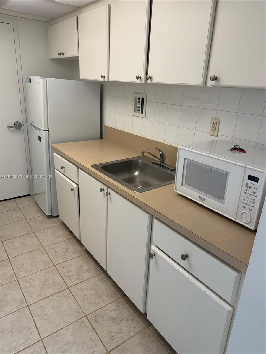 MIRADOR 1200 CONDO - Residential Lease