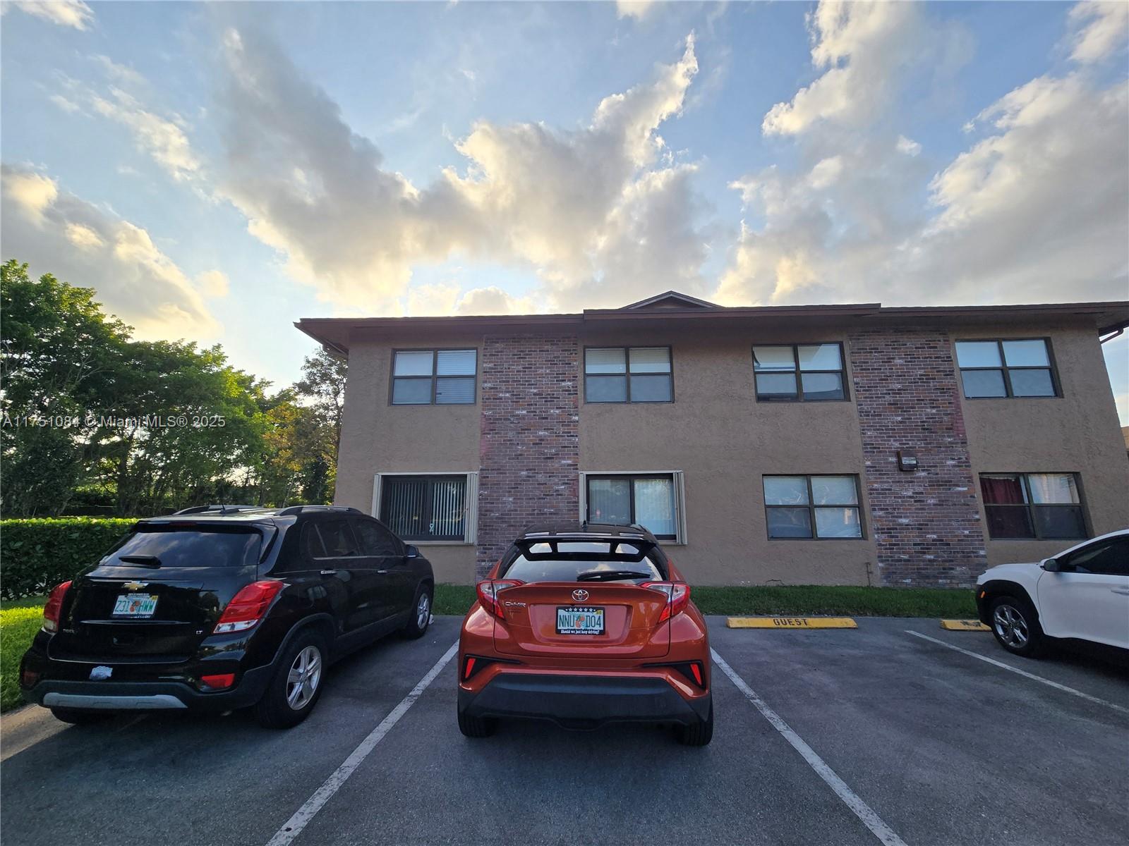 Property for Sale at 10002 Winding Lake Rd 202, Sunrise, Miami-Dade County, Florida - Bedrooms: 2 
Bathrooms: 2  - $249,000