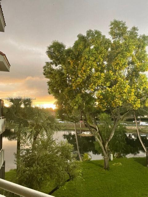 VERABELLA FALLS CONDO - Residential Lease